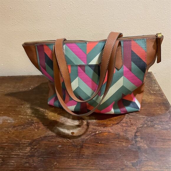 Fossil Fiona Chevron Blue/Pink Tote Bag PVC Canvas Faux Leather Women's Zip​​ - Picture 2 of 12